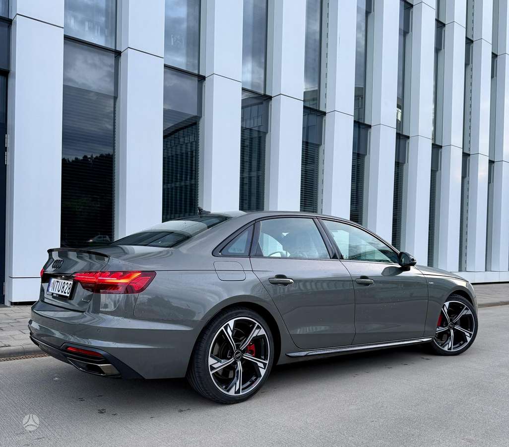 Audi A4, 2.0 l., Седан