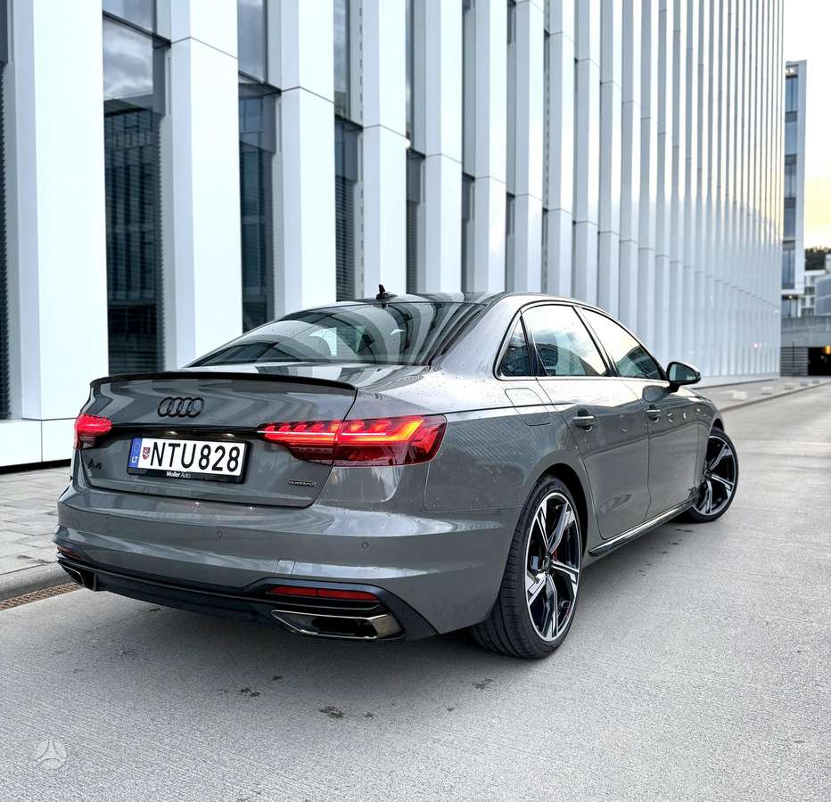 Audi A4, 2.0 l., Седан