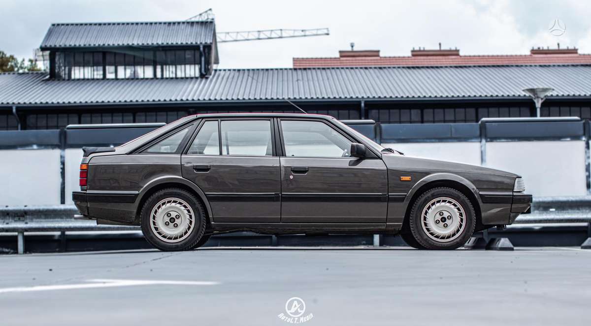Mazda 626, 2.0 l., hatchback