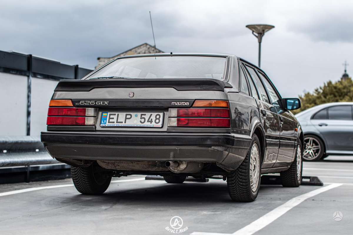 Mazda 626, 2.0 l., hatchback