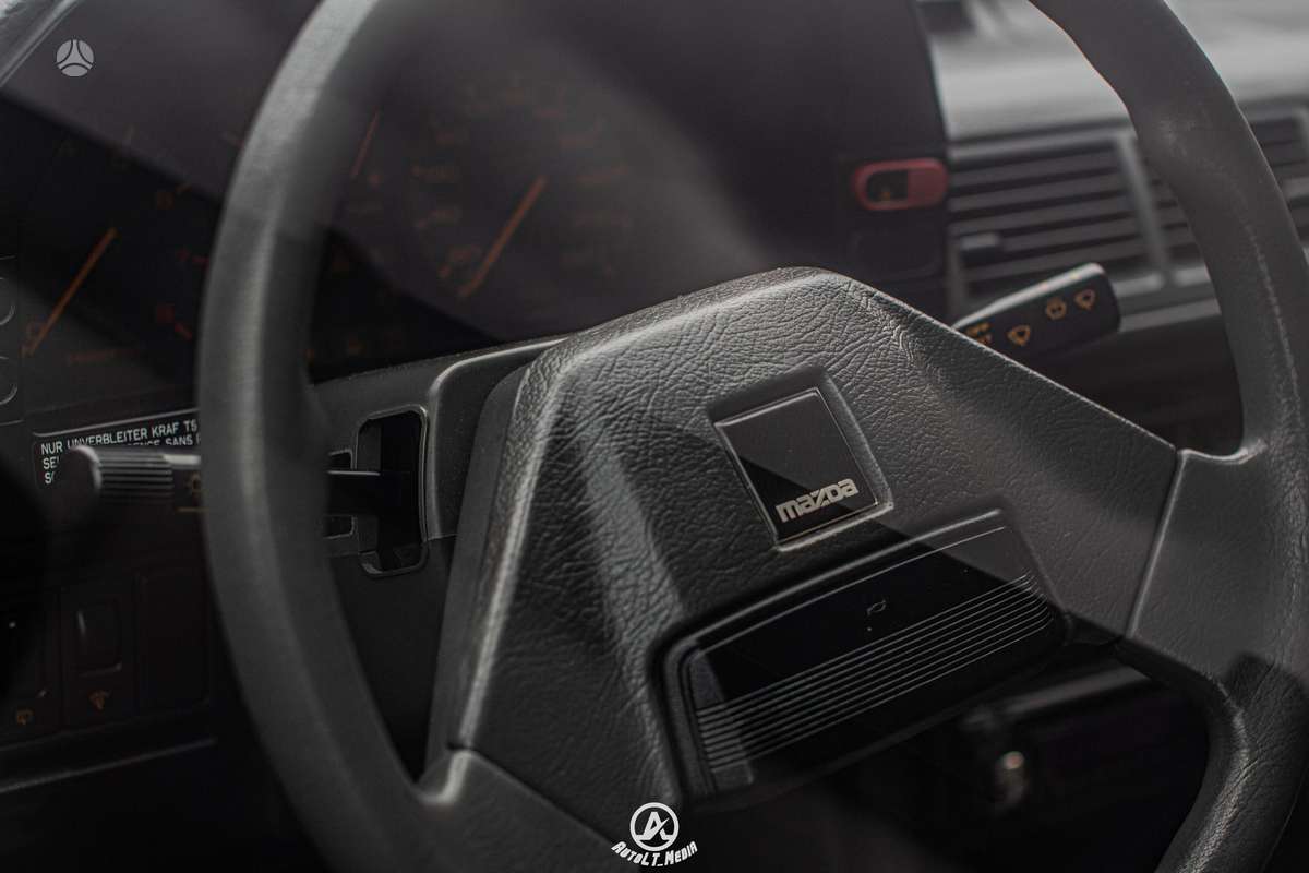 Mazda 626, 2.0 l., Хэтчбек