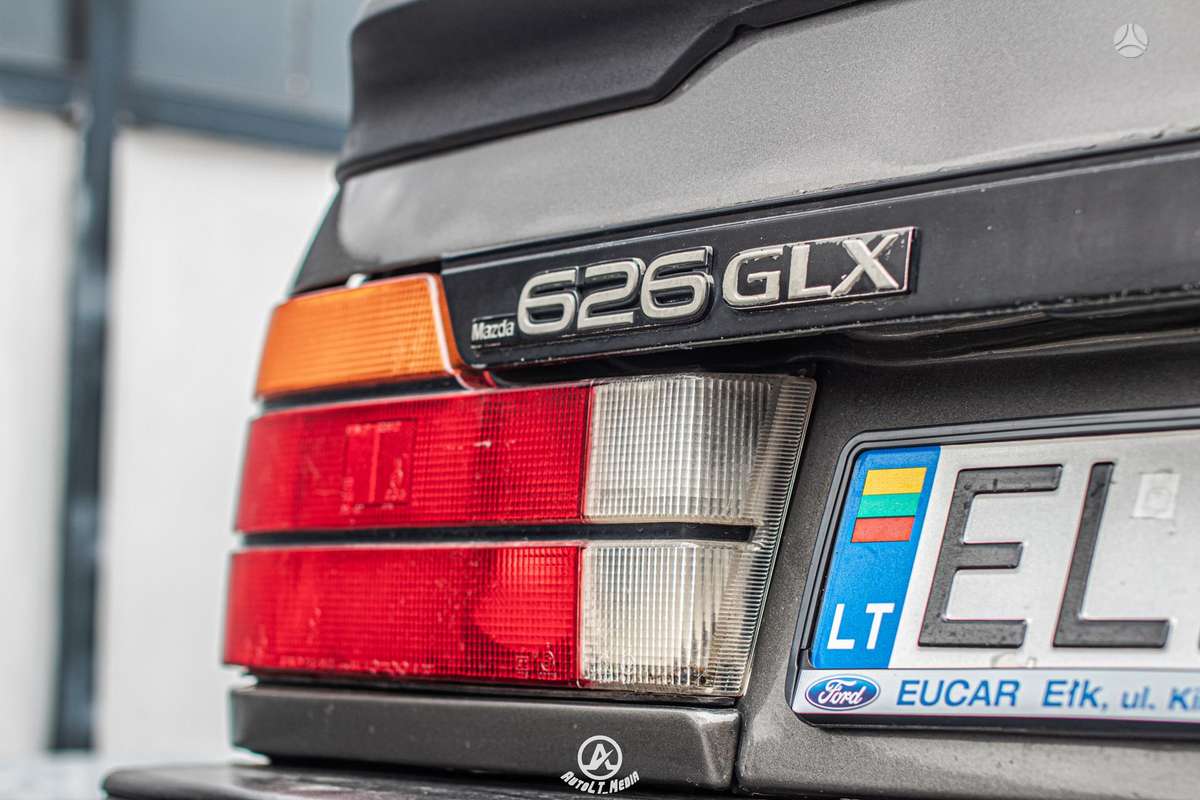 Mazda 626, 2.0 l., Хэтчбек