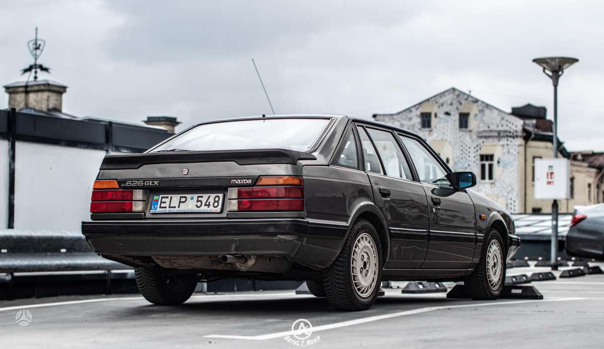 Mazda 626, 2.0 l., hatchback