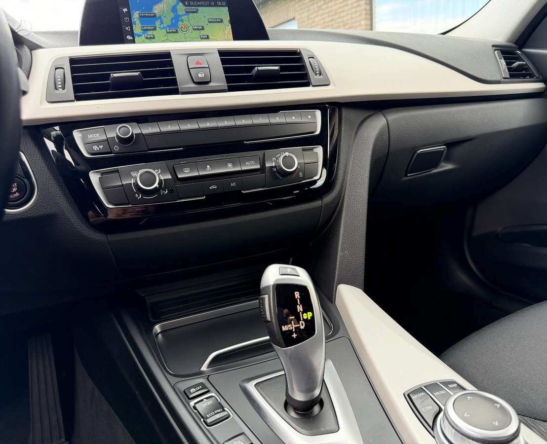 BMW 318, 2.0 l., wagon