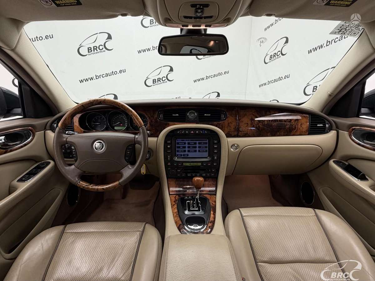 Jaguar XJ, 4.2 l., Седан