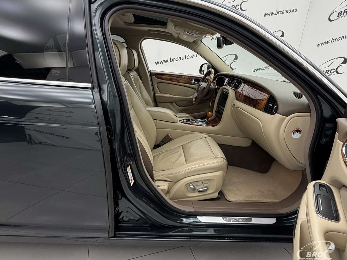 Jaguar XJ, 4.2 l., Седан