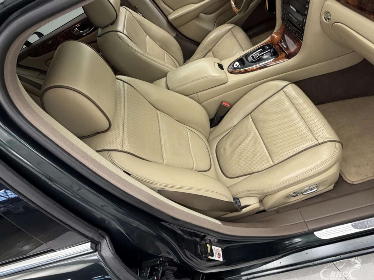 Jaguar XJ, 4.2 l., Седан