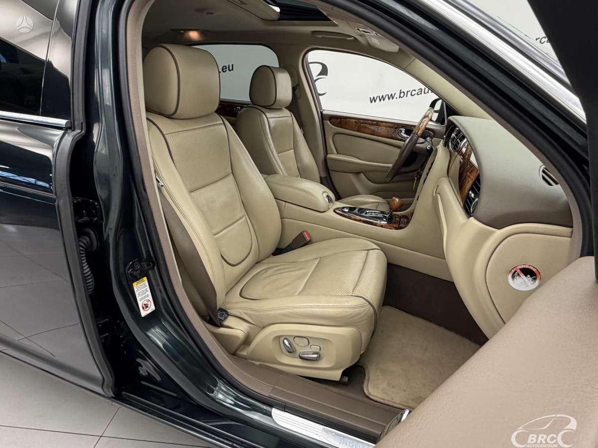 Jaguar XJ, 4.2 l., Седан