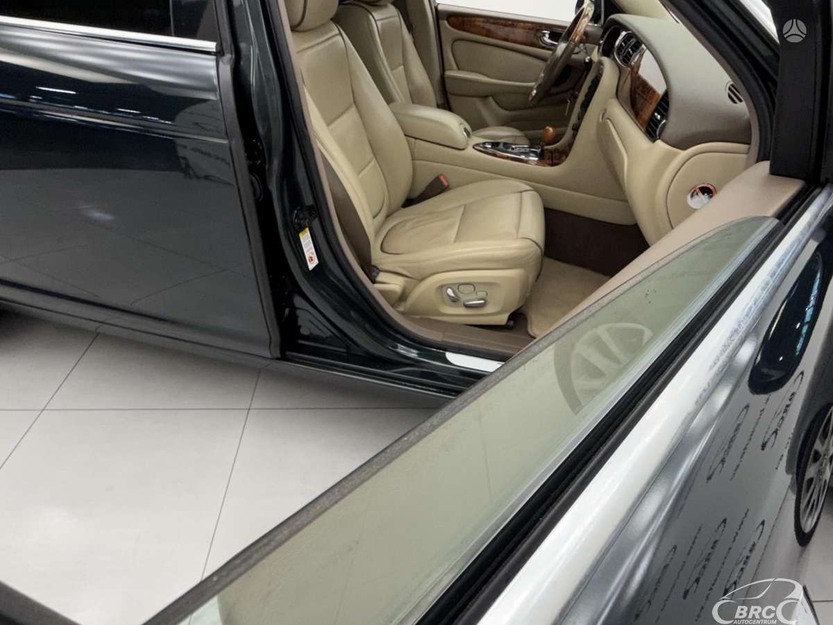 Jaguar XJ, 4.2 l., Седан