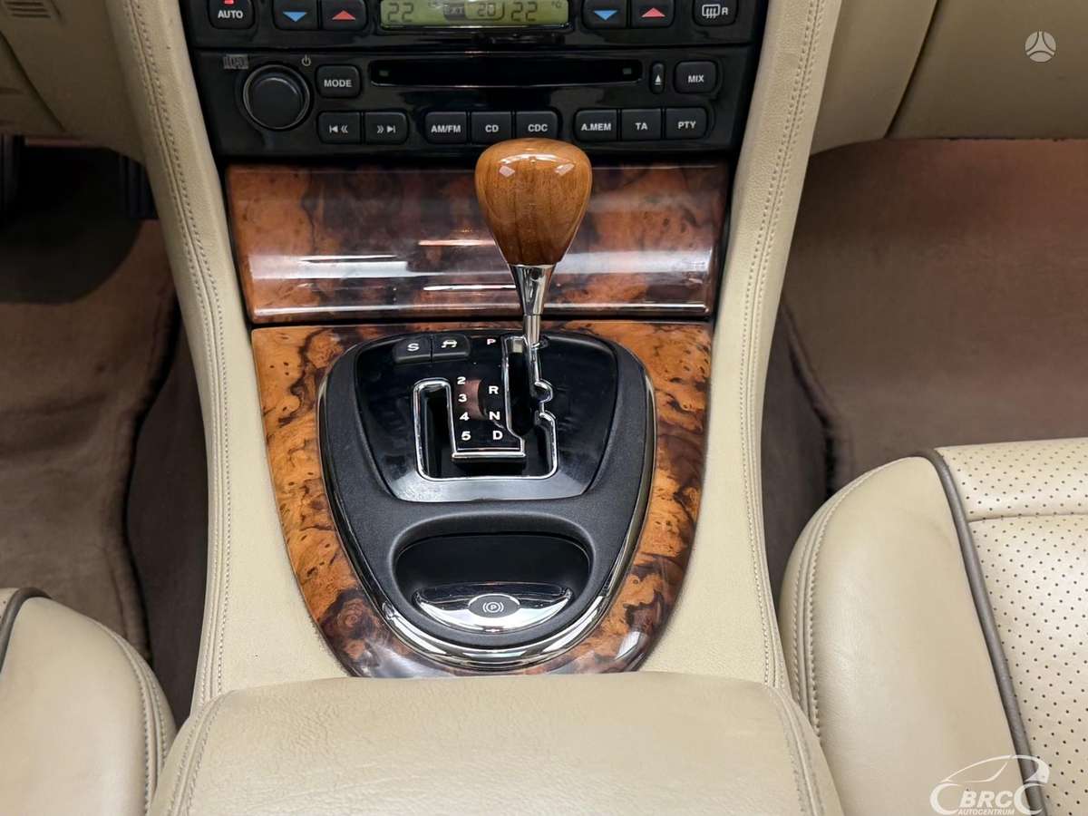Jaguar XJ, 4.2 l., Седан