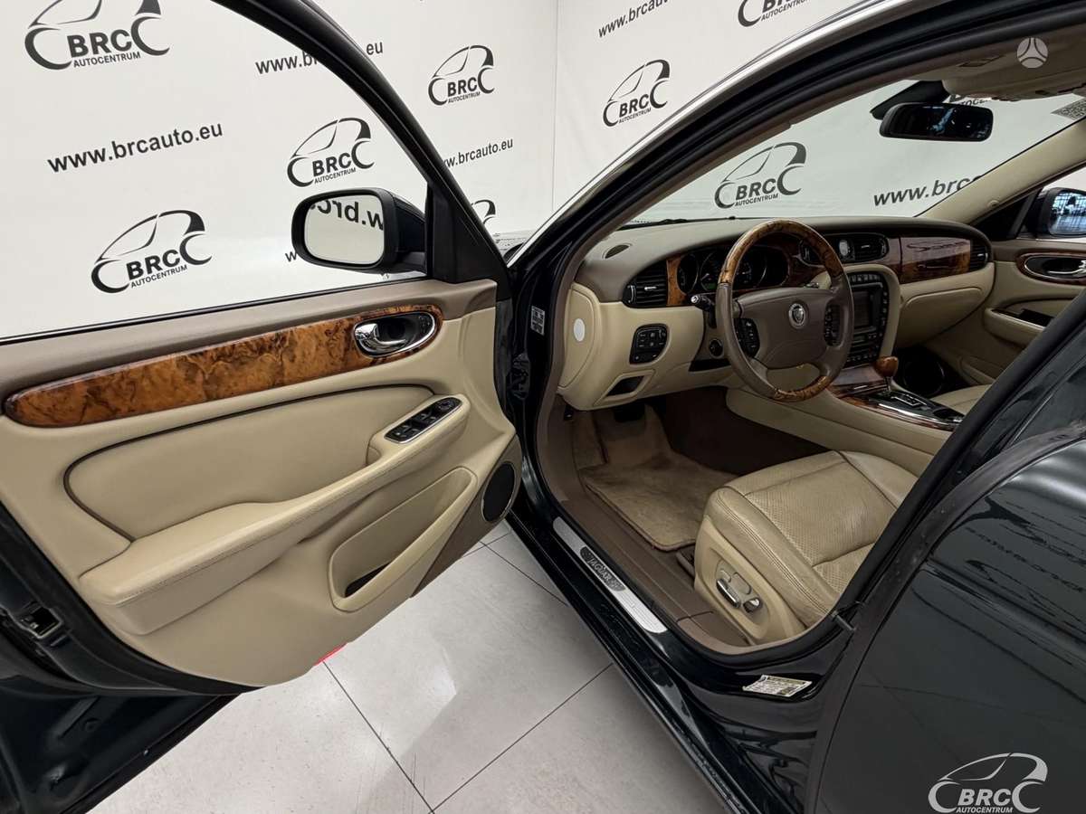 Jaguar XJ, 4.2 l., Седан