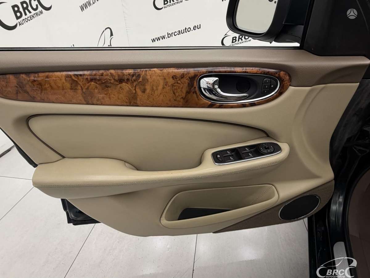 Jaguar XJ, 4.2 l., Седан