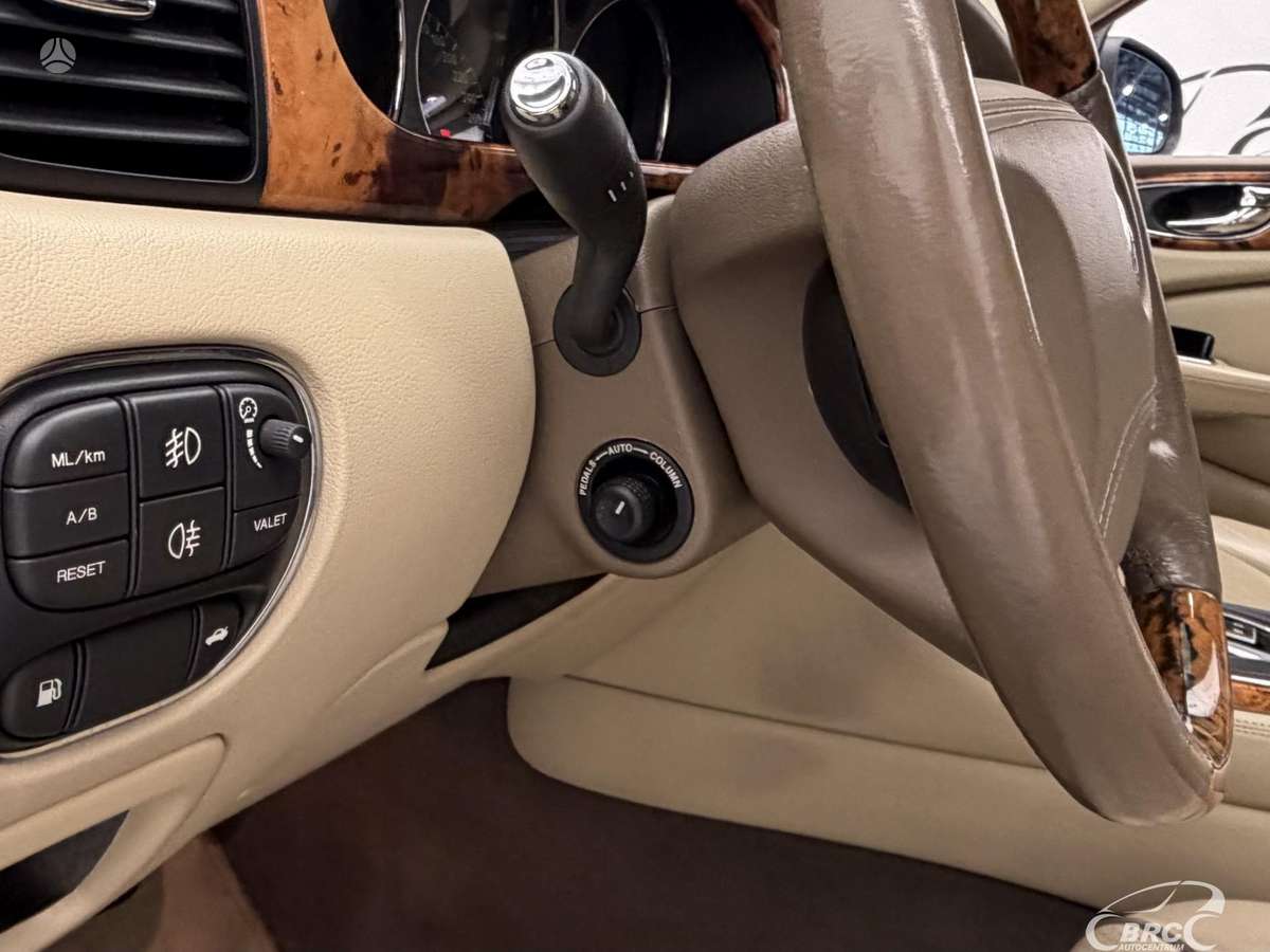 Jaguar XJ, 4.2 l., Седан