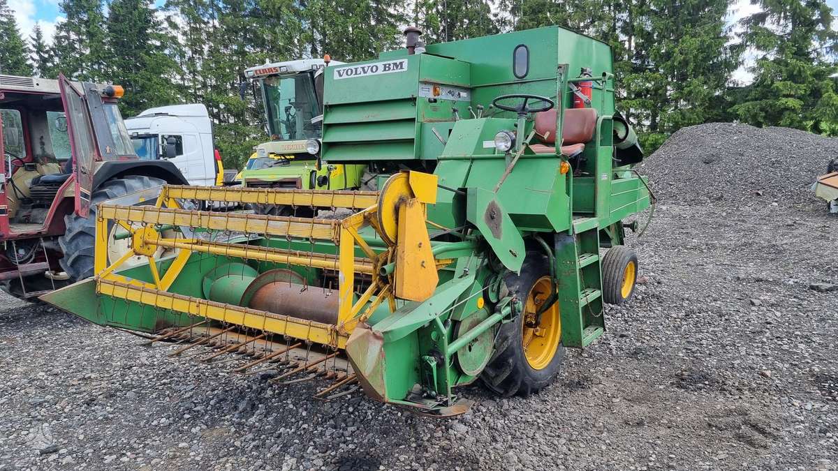Volvo 800 AKTIV, combine harvesters