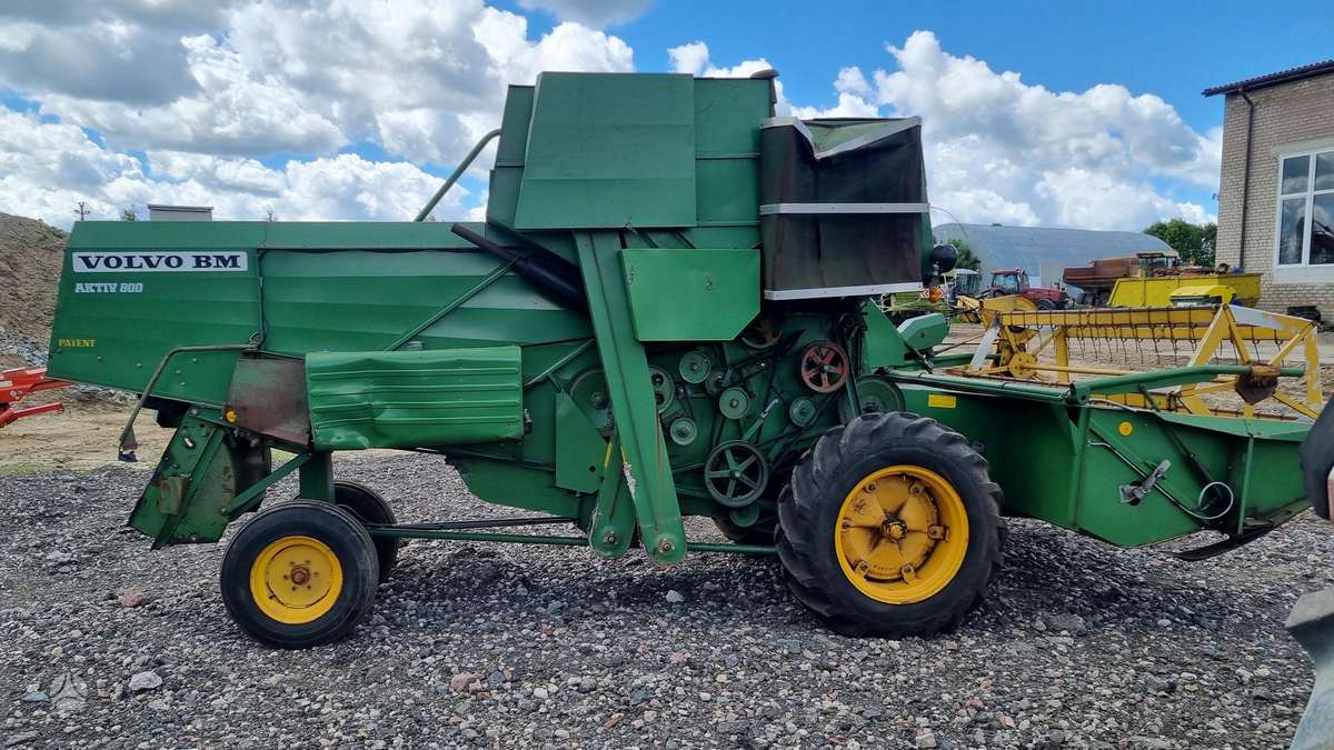 Volvo 800 AKTIV, combine harvesters