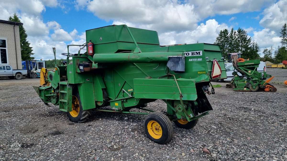 Volvo 800 AKTIV, combine harvesters