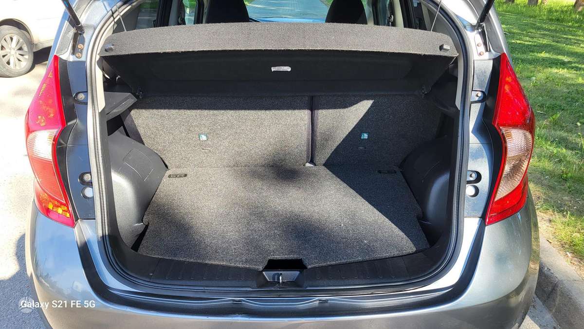 Nissan Note, 1.5 l., hatchback