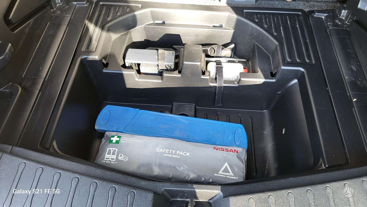 Nissan Note, 1.5 l., Хэтчбек