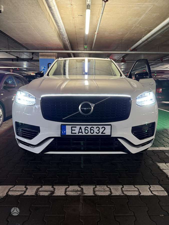 Volvo XC90 - 1