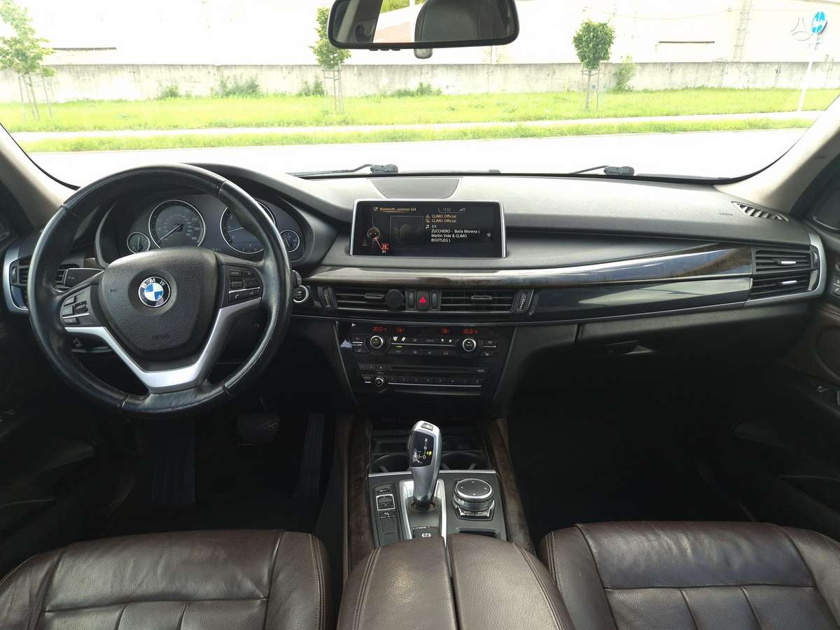 BMW X5, 3.0 l., off-road / crossover