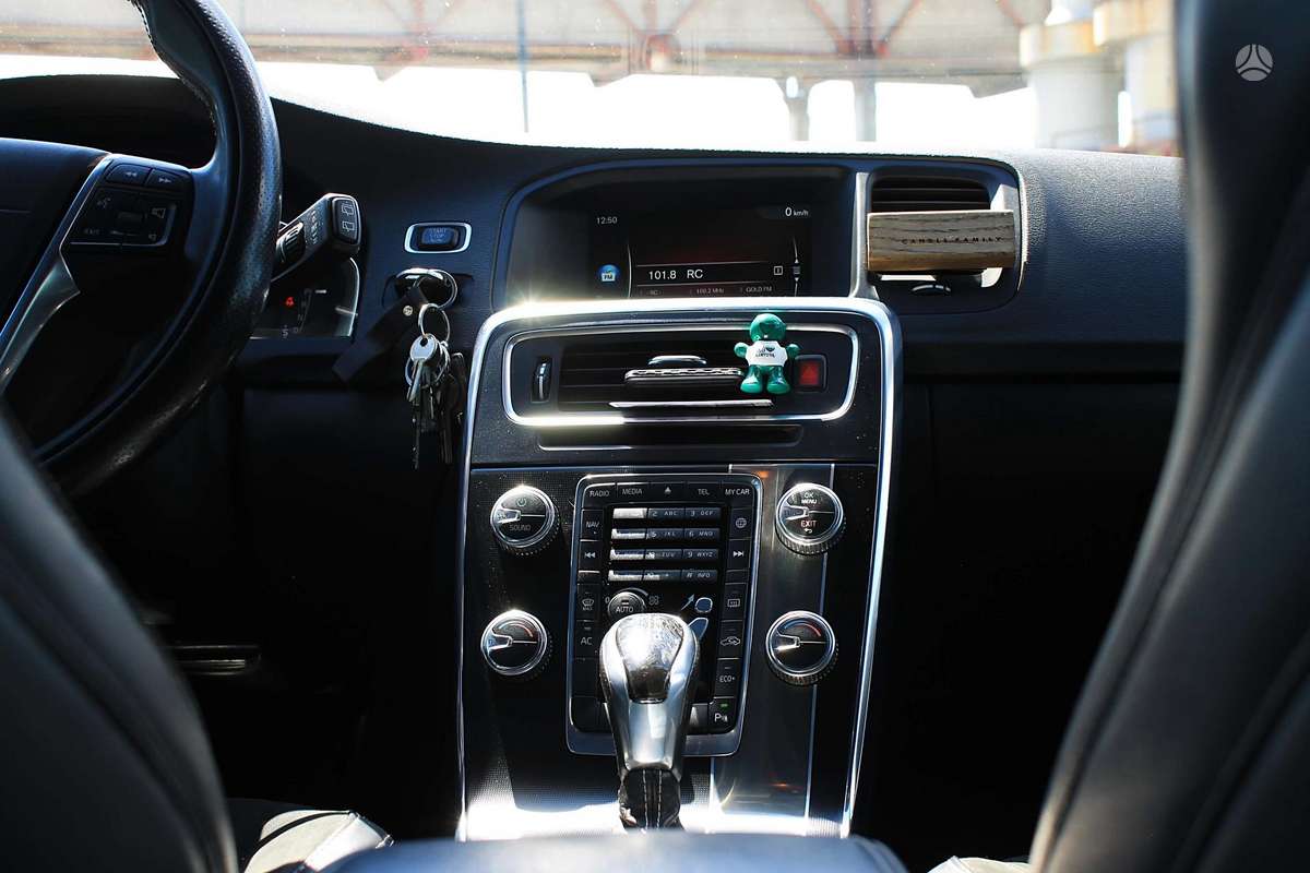 Volvo V60, 2.0 l., hatchback