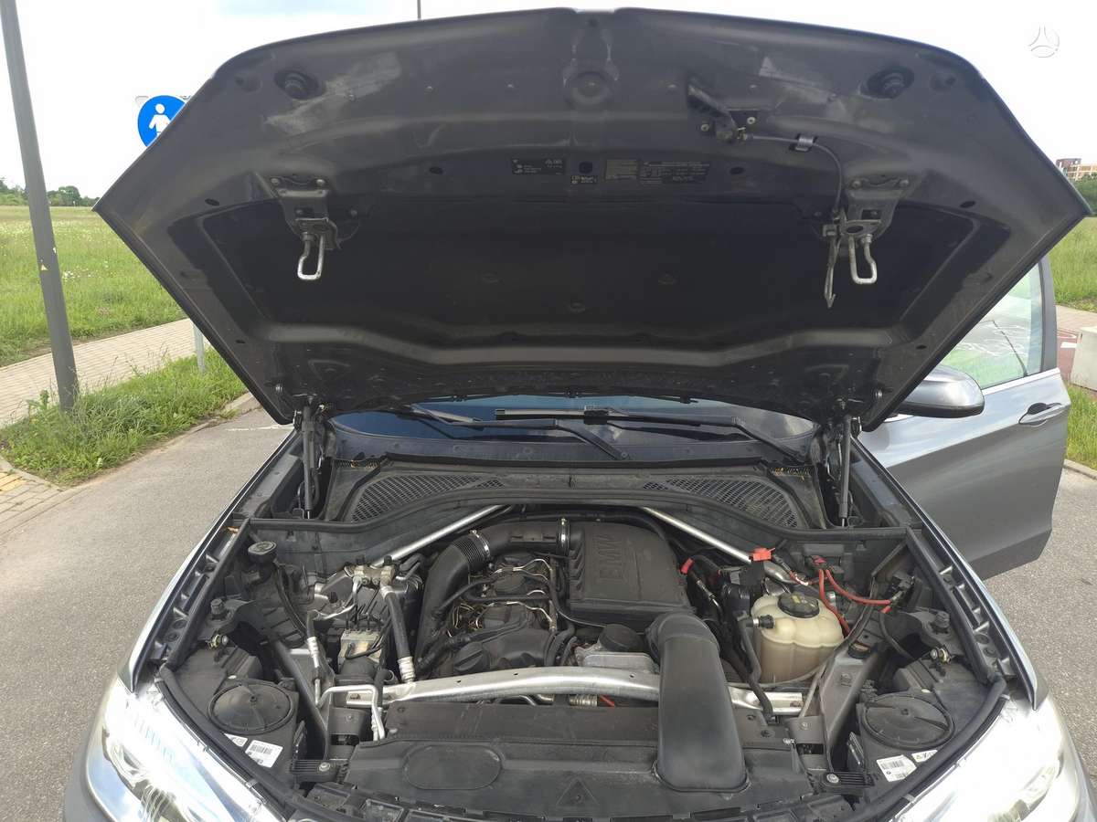BMW X5, 3.0 l., off-road / crossover
