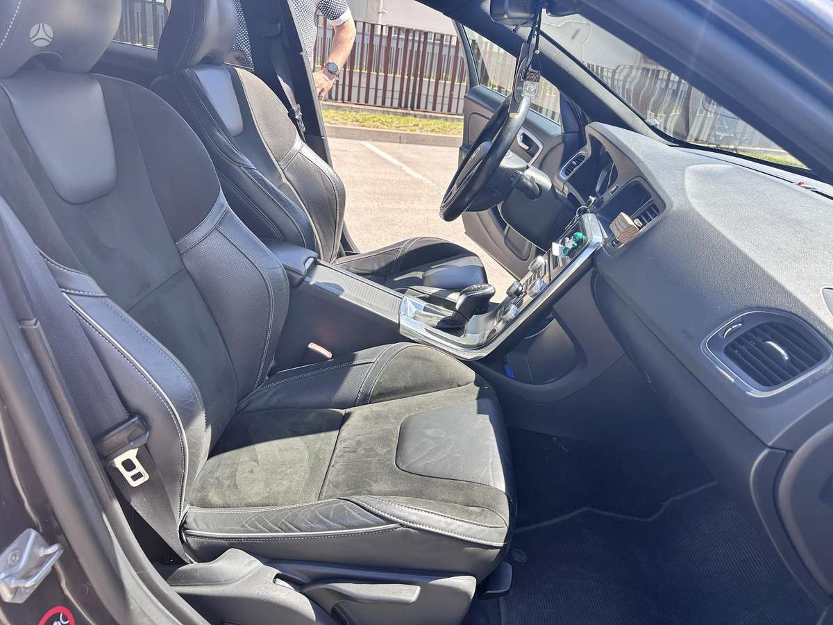 Volvo V60, 2.0 l., hatchback