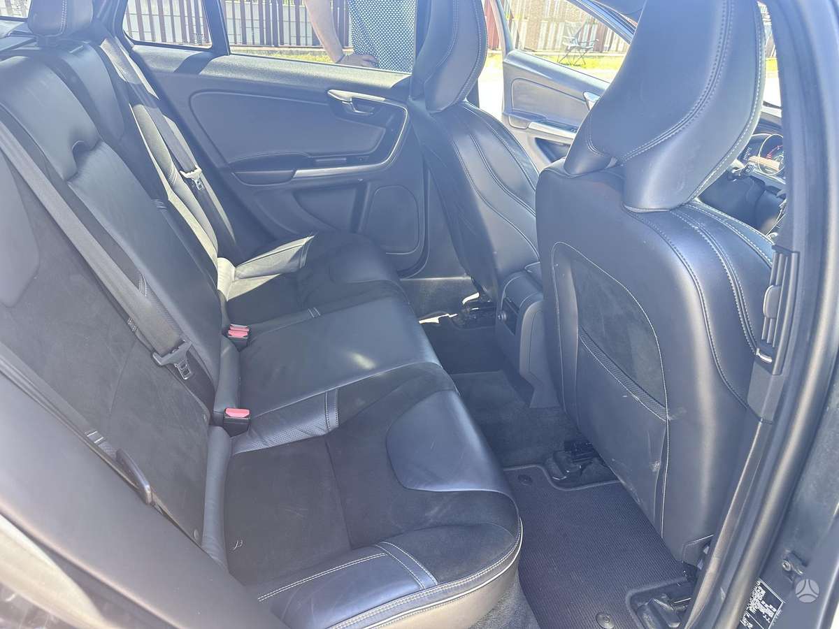Volvo V60, 2.0 l., hatchback