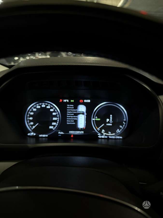 Volvo XC90 - 12