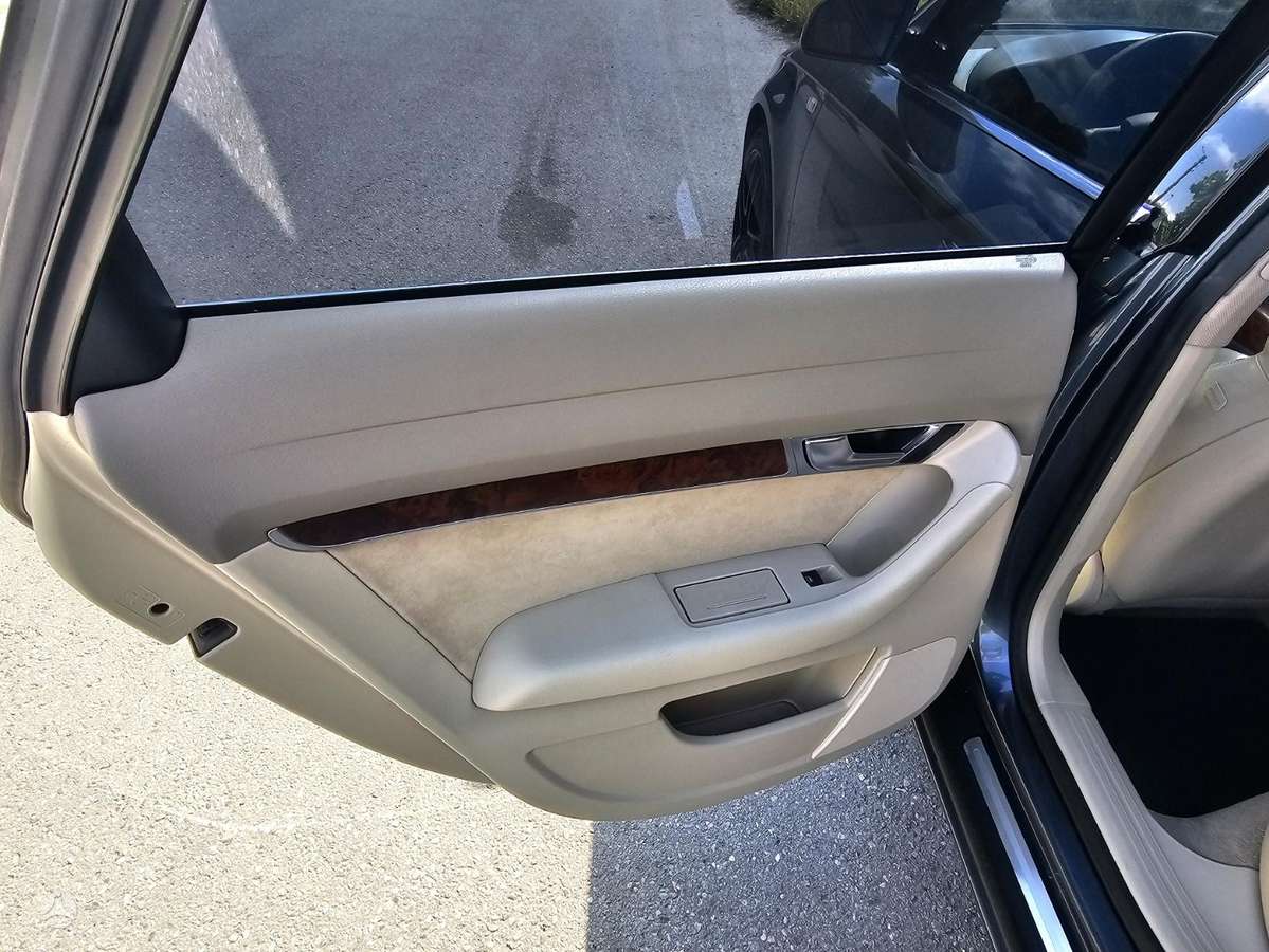 Audi A6, 4.2 l., universalas