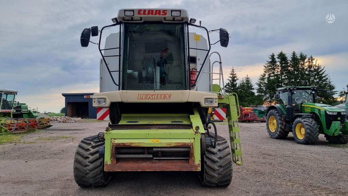 Claas Lexion 460TT, combine harvesters