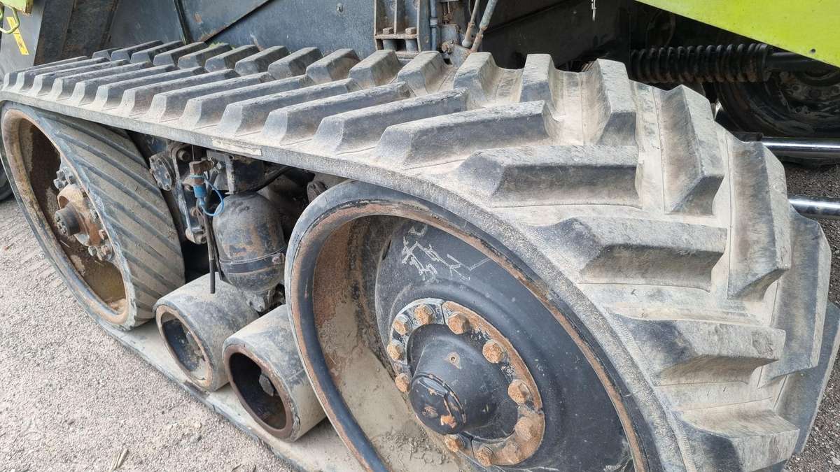 Claas Lexion 460TT, combine harvesters