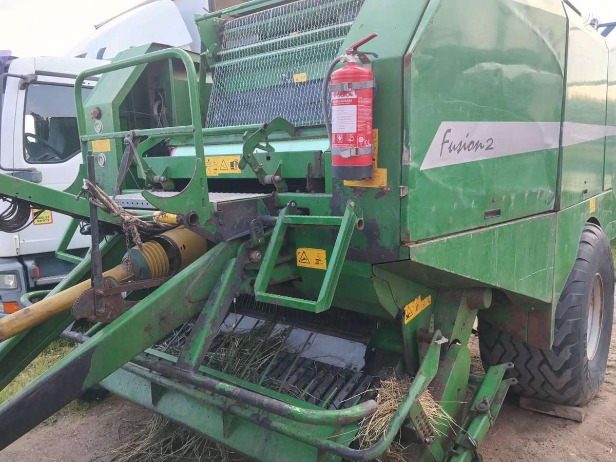 McHale FUSION 2, balers