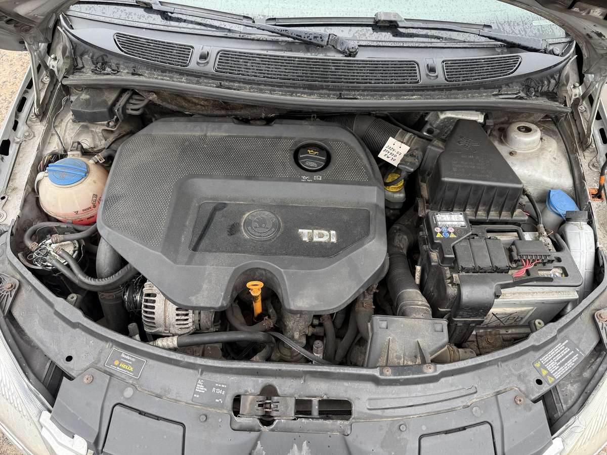 Skoda Roomster Minsko pl 33a 5 angaras