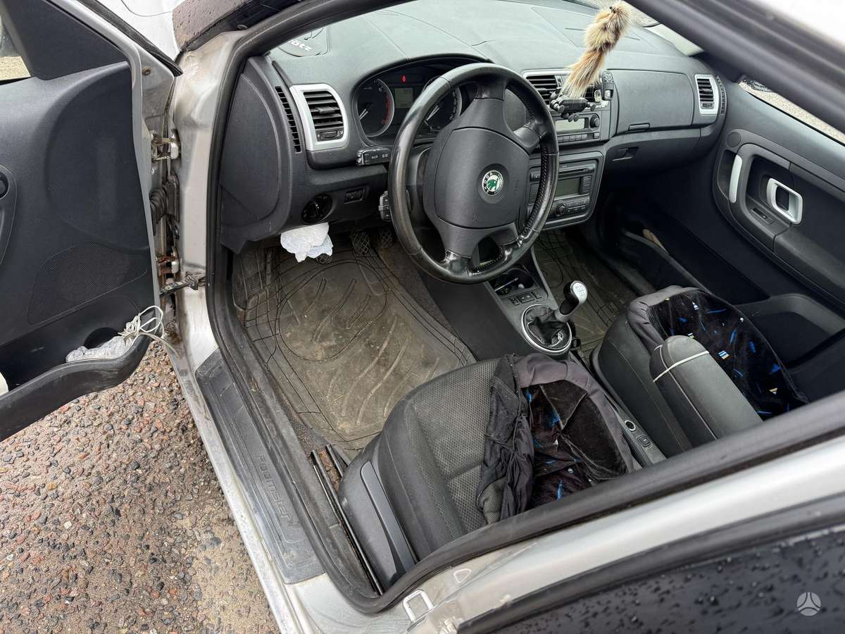 Skoda Roomster Minsko pl 33a 5 angaras