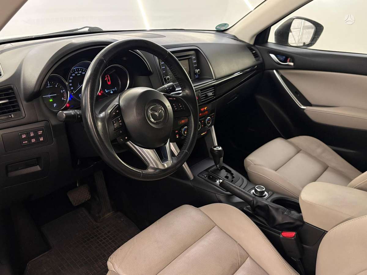 Mazda CX-5, 2.2 l., off-road / crossover