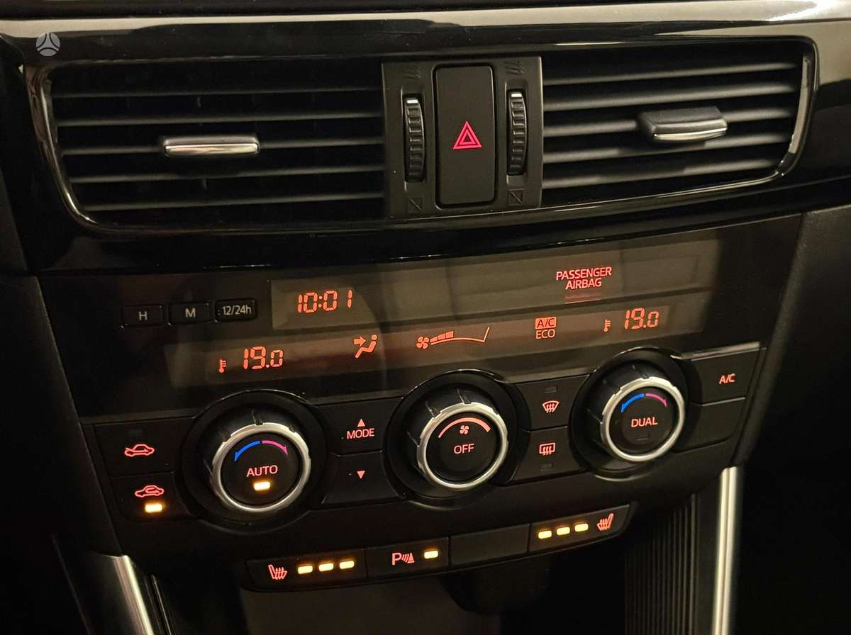 Mazda CX-5, 2.2 l., off-road / crossover