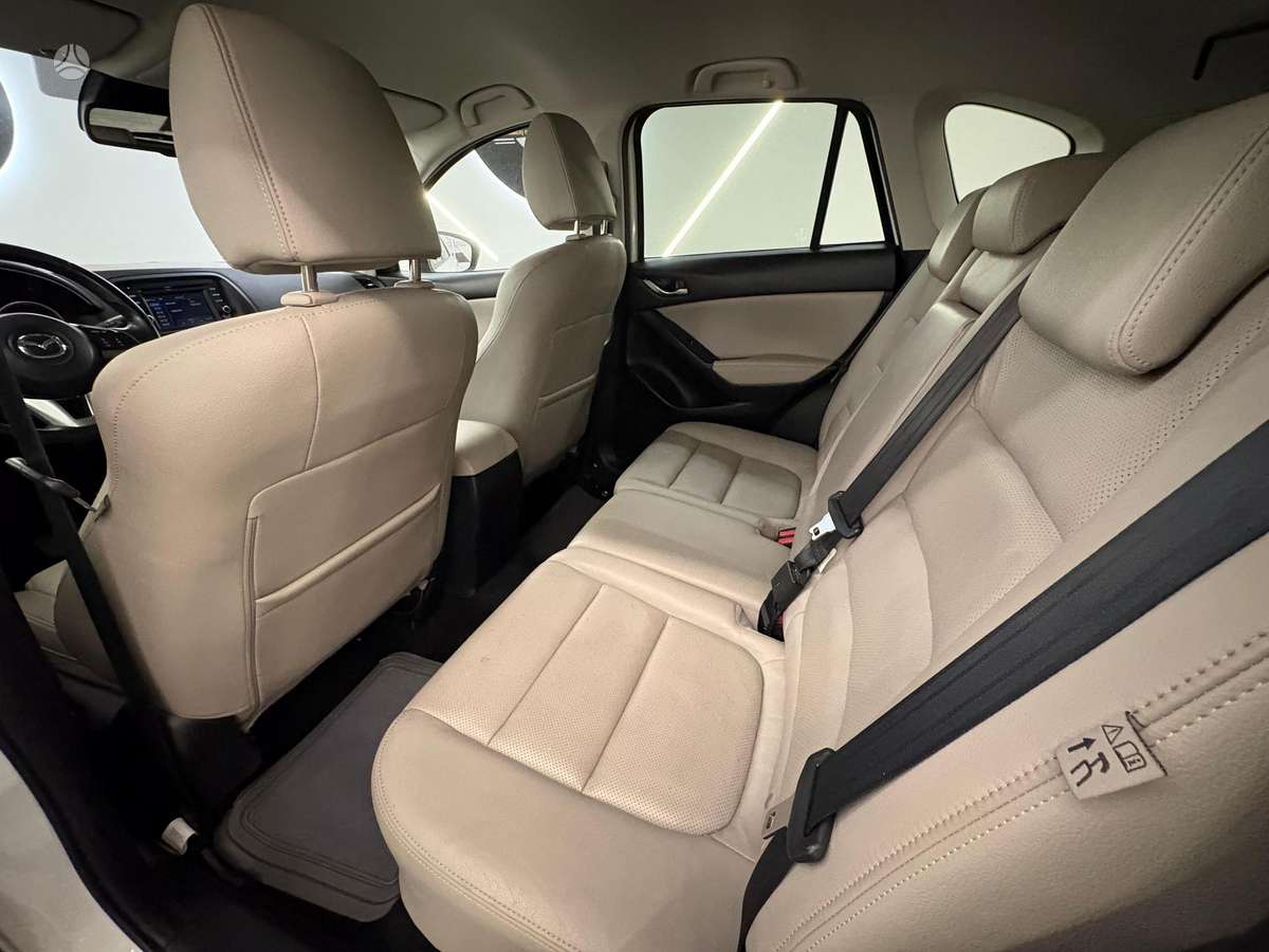 Mazda CX-5, 2.2 l., off-road / crossover