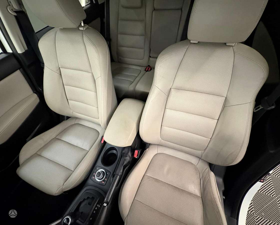 Mazda CX-5, 2.2 l., off-road / crossover