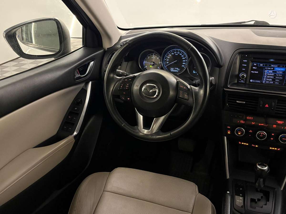 Mazda CX-5, 2.2 l., off-road / crossover