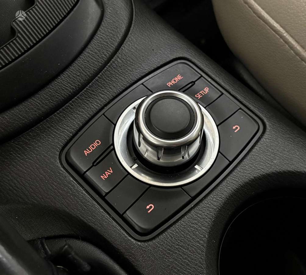 Mazda CX-5, 2.2 l., off-road / crossover