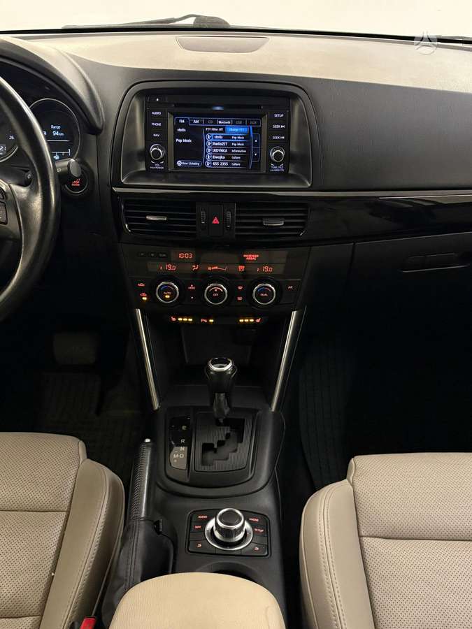 Mazda CX-5, 2.2 l., off-road / crossover