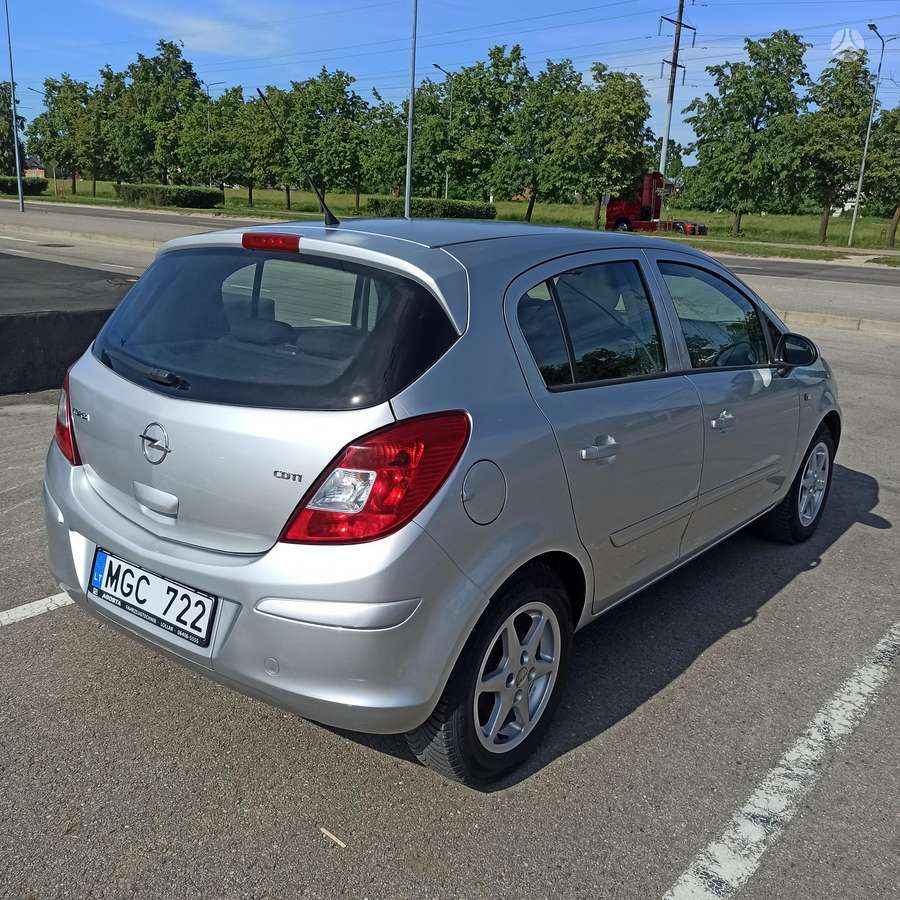 Opel Corsa, 1.3 l., Хэтчбек