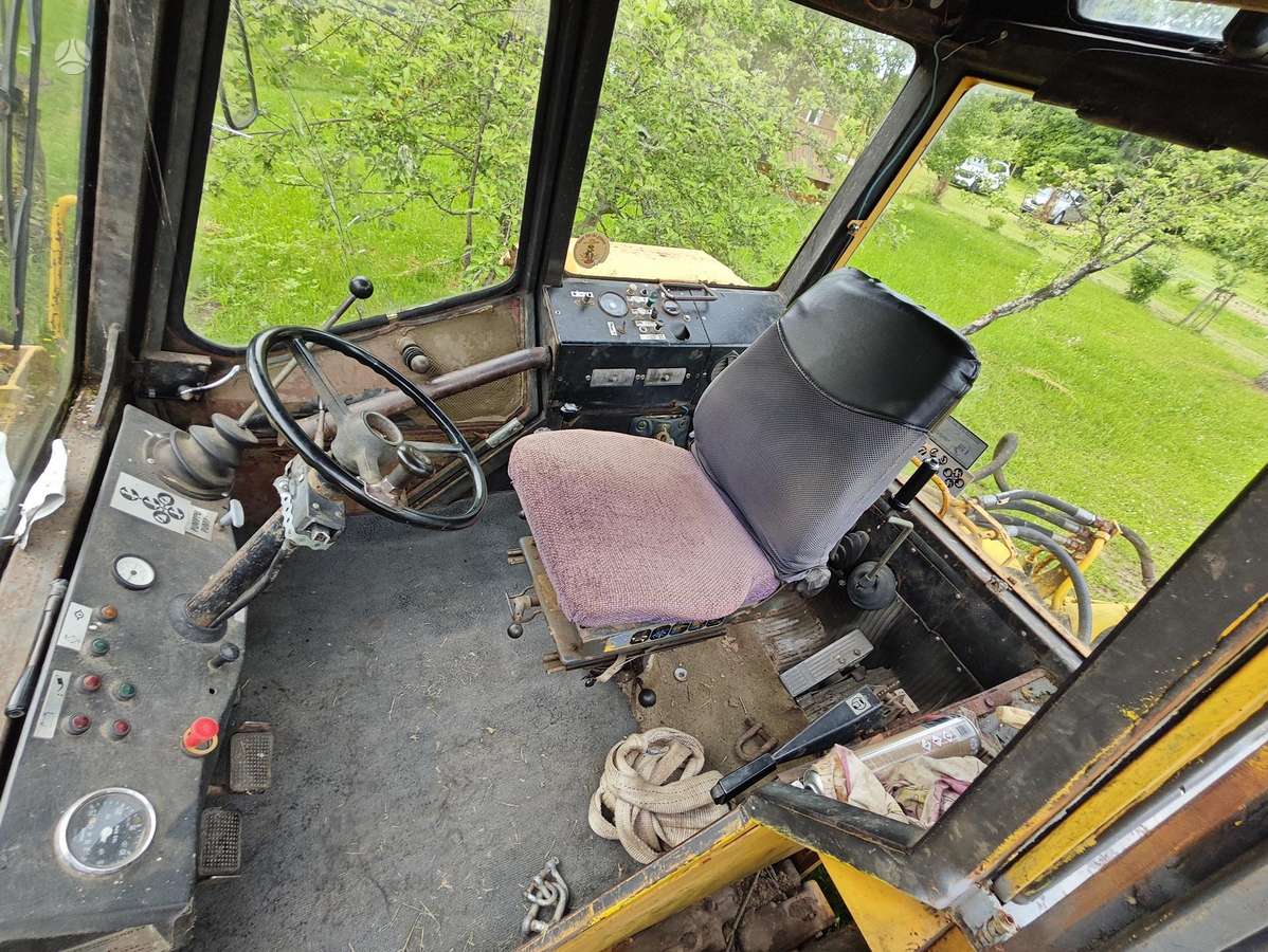 Valmet Länen UM 353 CM8-4, excavator loader