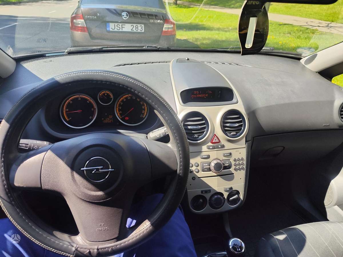 Opel Corsa, 1.3 l., Хэтчбек