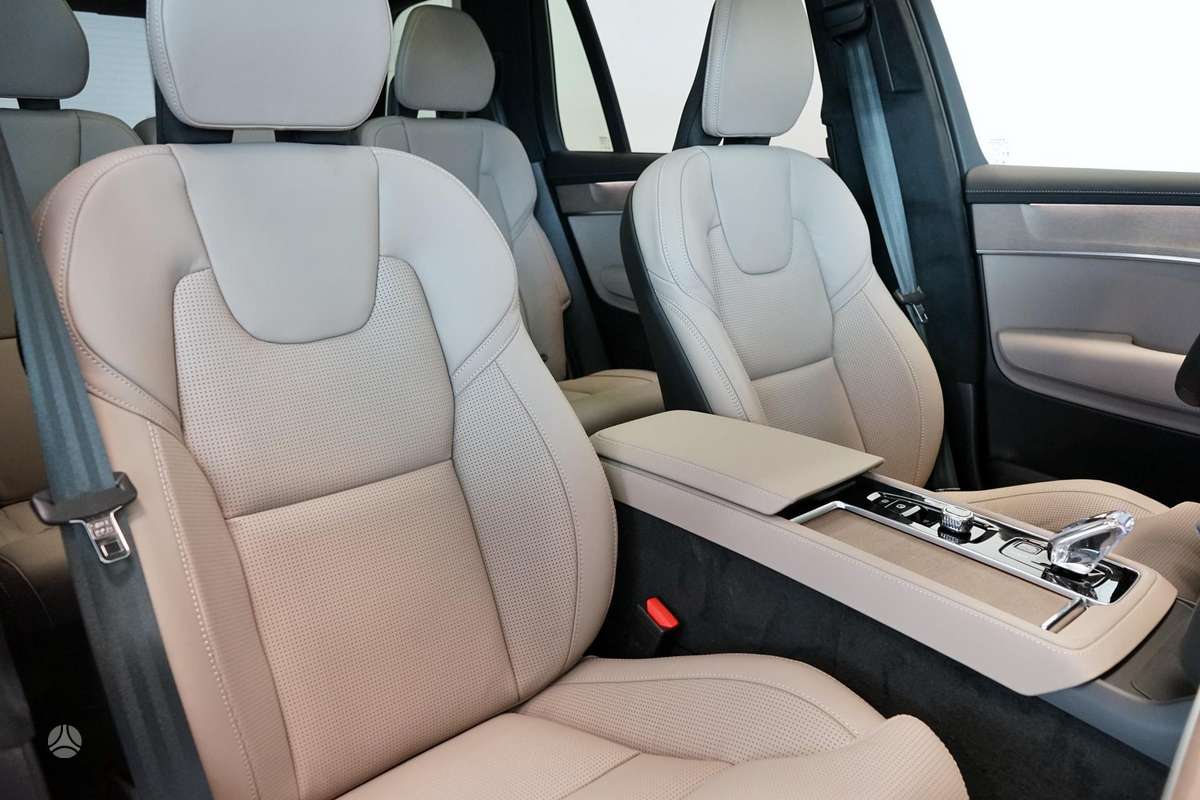 Volvo XC90 - 11