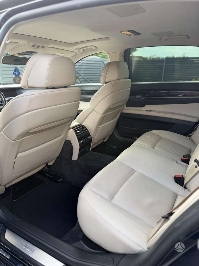 BMW 740, 3.0 l., Седан