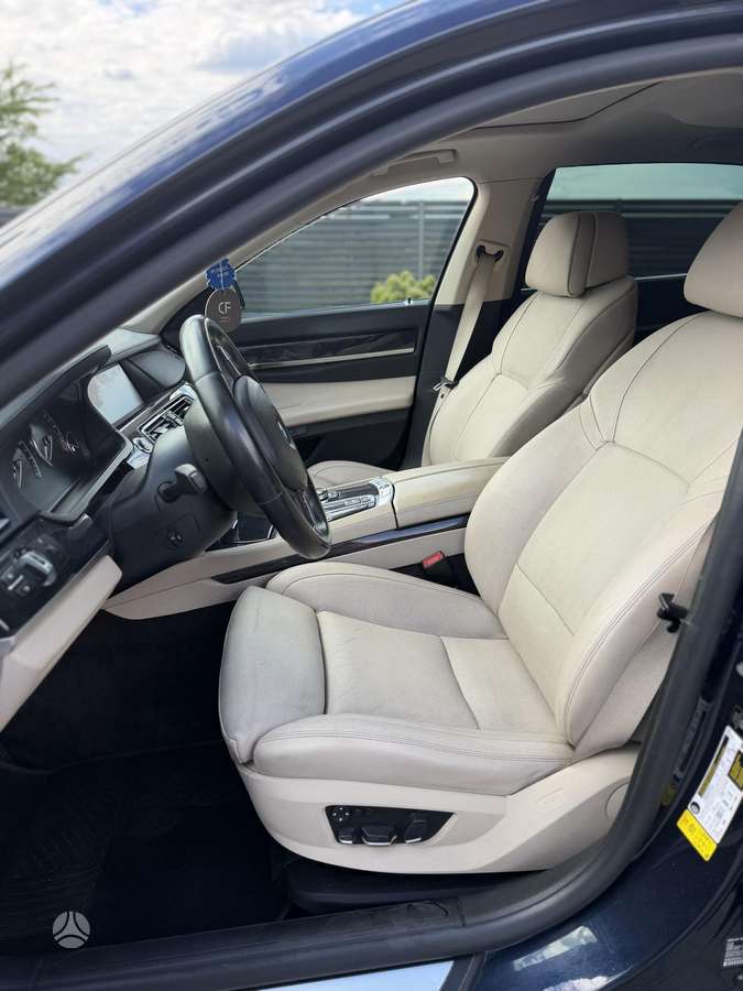 BMW 740, 3.0 l., Седан