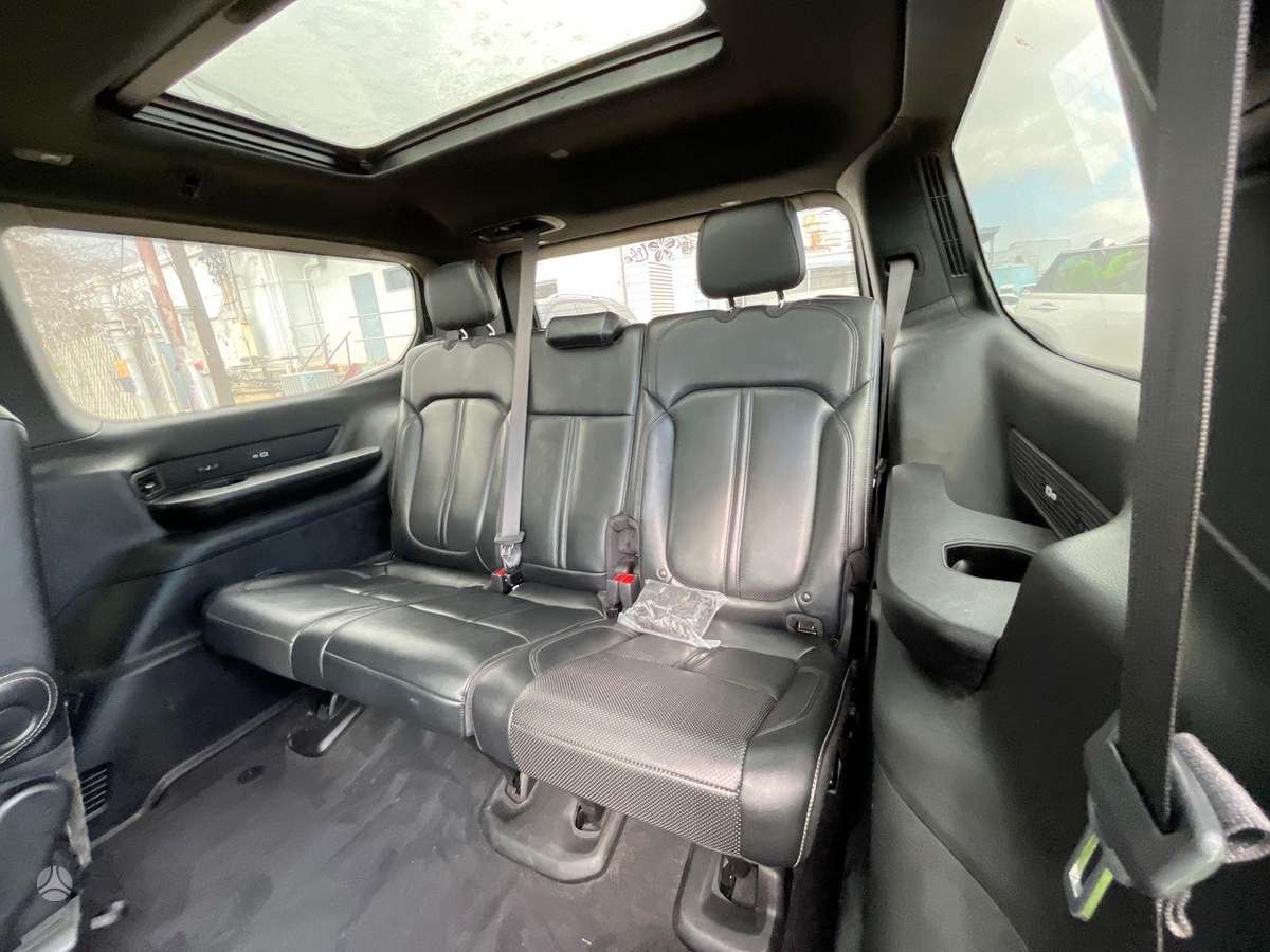 Jeep Wagoneer dalimis