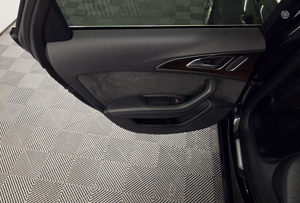 Audi A6, 3.0 l., Седан